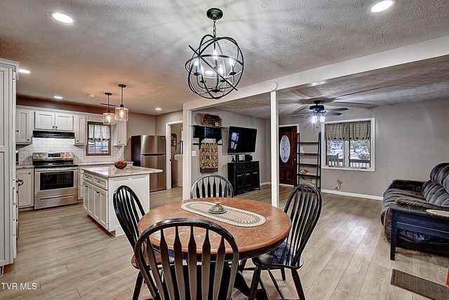 150 Little Stoney Creek Road, Elizabethton, TN 37643