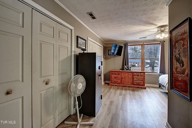 150 Little Stoney Creek Road, Elizabethton, TN 37643