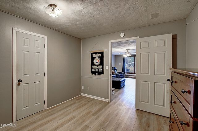 150 Little Stoney Creek Road, Elizabethton, TN 37643