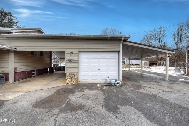 150 Little Stoney Creek Road, Elizabethton, TN 37643