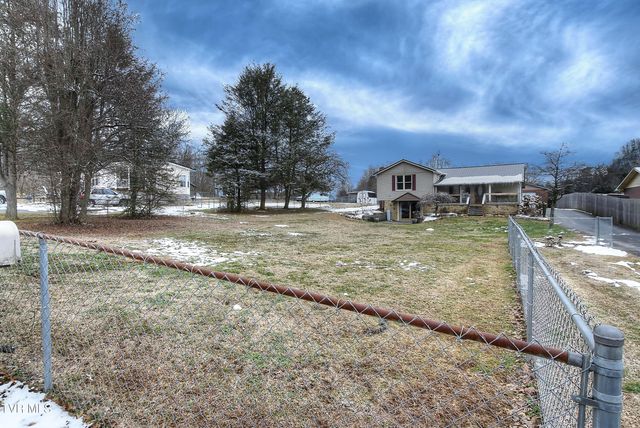 150 Little Stoney Creek Road, Elizabethton, TN 37643