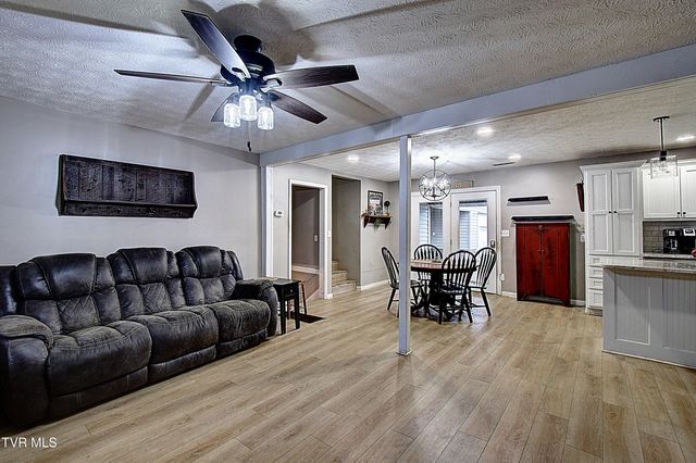 150 Little Stoney Creek Road, Elizabethton, TN 37643