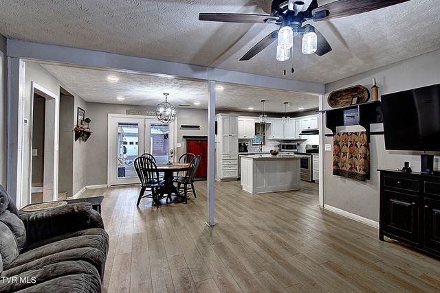 150 Little Stoney Creek Road, Elizabethton, TN 37643