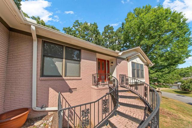 1 Dove Creek Circle, North Little Rock, AR 72116