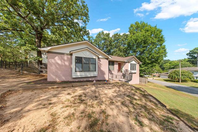 1 Dove Creek Circle, North Little Rock, AR 72116