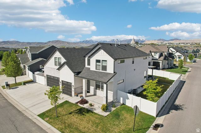 10956 S COASTAL DUNE DR, South Jordan, UT 84009