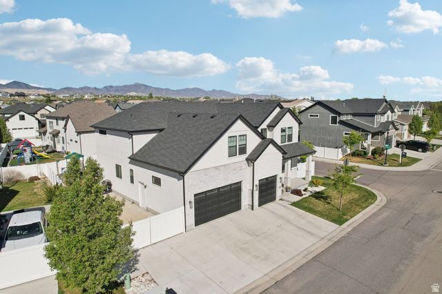 10956 S COASTAL DUNE DR, South Jordan, UT 84009