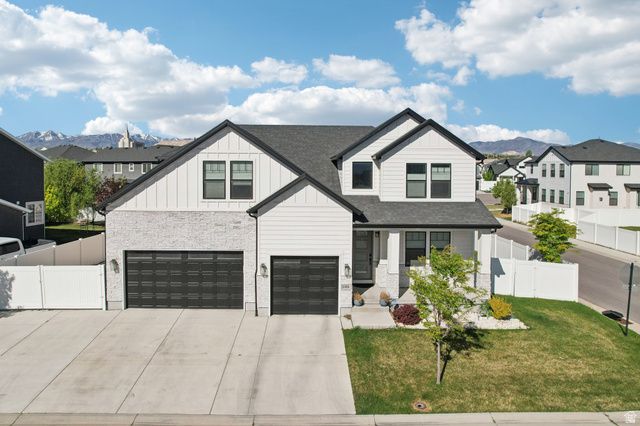 10956 S COASTAL DUNE DR, South Jordan, UT 84009