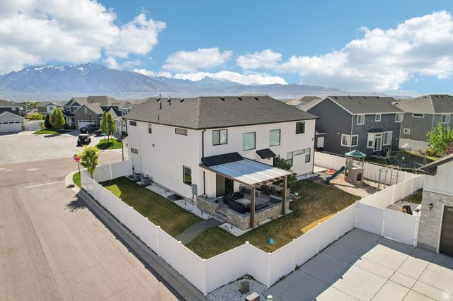 10956 S COASTAL DUNE DR, South Jordan, UT 84009