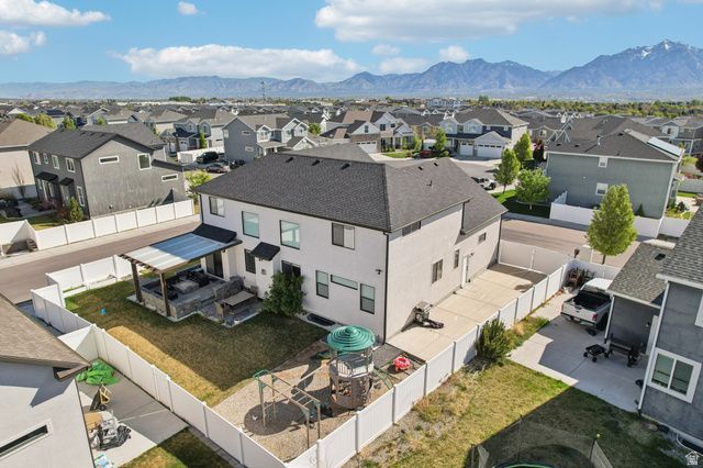 10956 S COASTAL DUNE DR, South Jordan, UT 84009