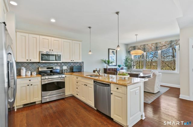 158 Kyles Way 158, Shelton, CT 06484