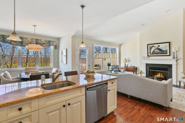 158 Kyles Way 158, Shelton, CT 06484