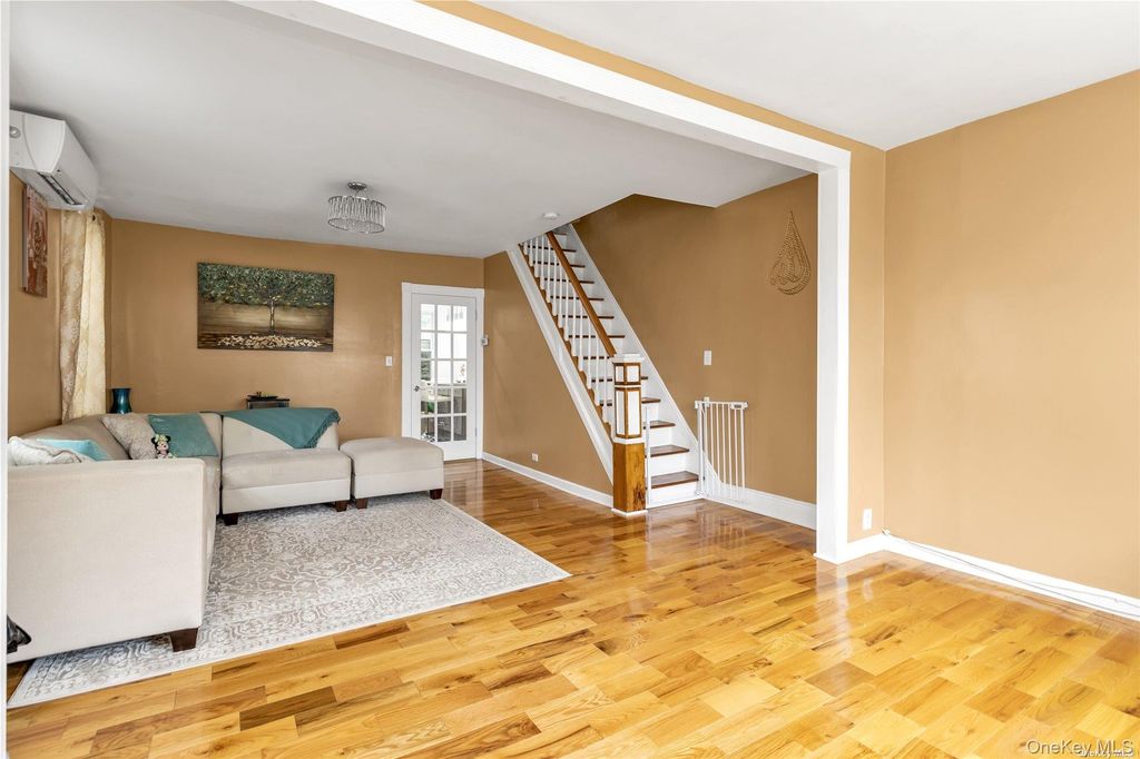 142-34 Sutter Avenue, Jamaica, NY 11436 — photo 3