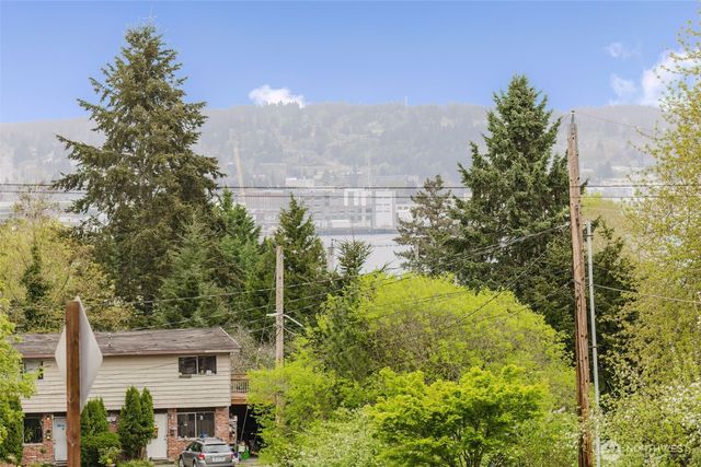 114 Kendall Street, Port Orchard, WA 98366