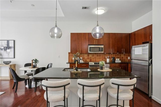 711 Cosmopolitan Drive NE 102, Atlanta, GA 30324