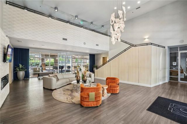 711 Cosmopolitan Drive NE 102, Atlanta, GA 30324