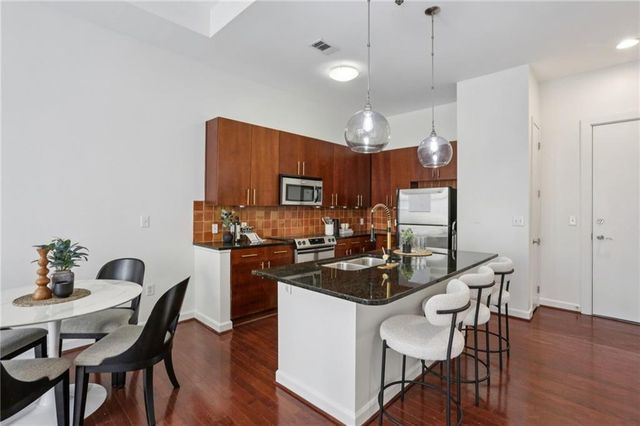 711 Cosmopolitan Drive NE 102, Atlanta, GA 30324