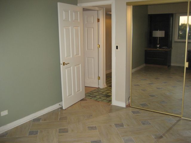 13200 W HEIDEN Circle 2408, Lake Bluff, IL 60044