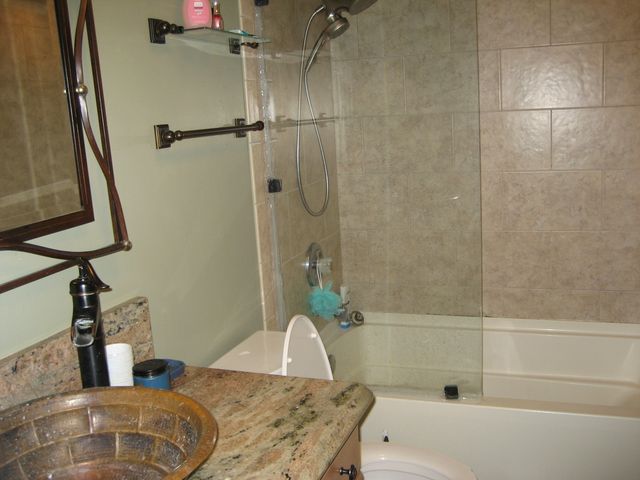 13200 W HEIDEN Circle 2408, Lake Bluff, IL 60044
