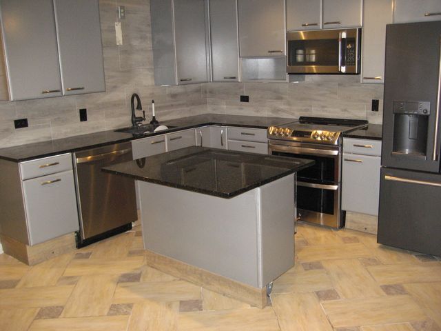 13200 W HEIDEN Circle 2408, Lake Bluff, IL 60044
