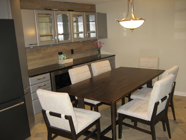 13200 W HEIDEN Circle 2408, Lake Bluff, IL 60044