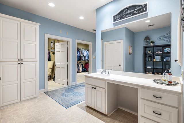 1208 Pine St, Kilgore, TX 75662