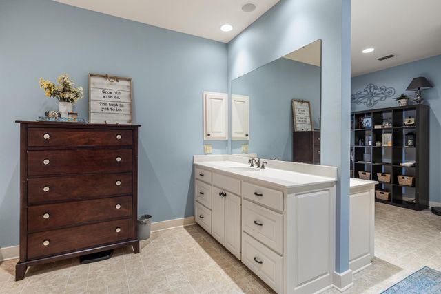 1208 Pine St, Kilgore, TX 75662