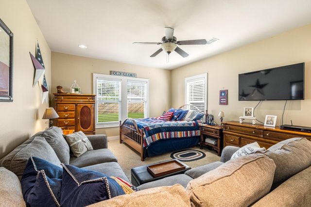 1208 Pine St, Kilgore, TX 75662