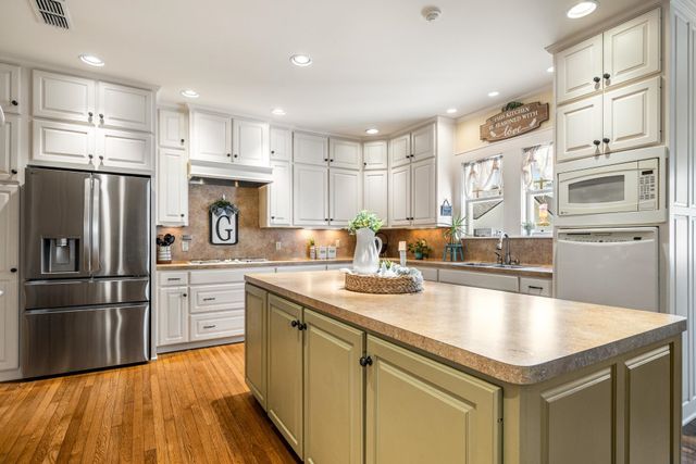 1208 Pine St, Kilgore, TX 75662