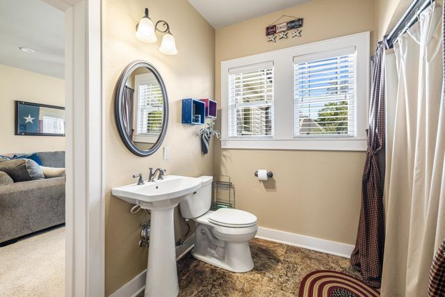 1208 Pine St, Kilgore, TX 75662