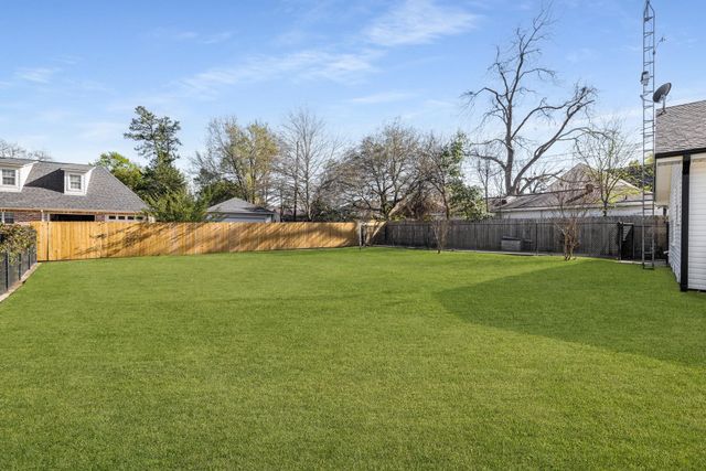 1208 Pine St, Kilgore, TX 75662