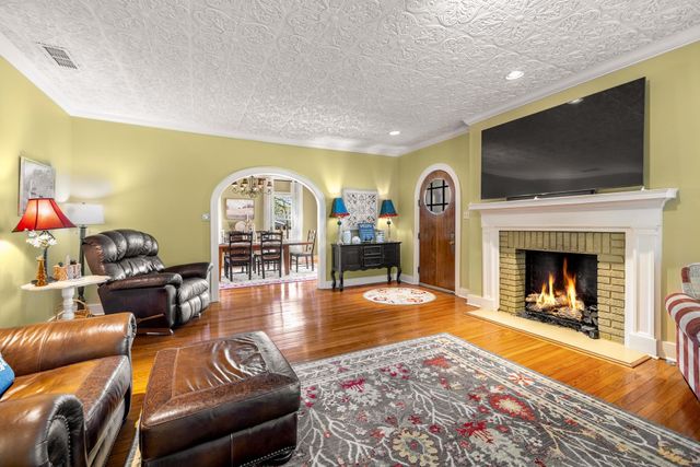 1208 Pine St, Kilgore, TX 75662