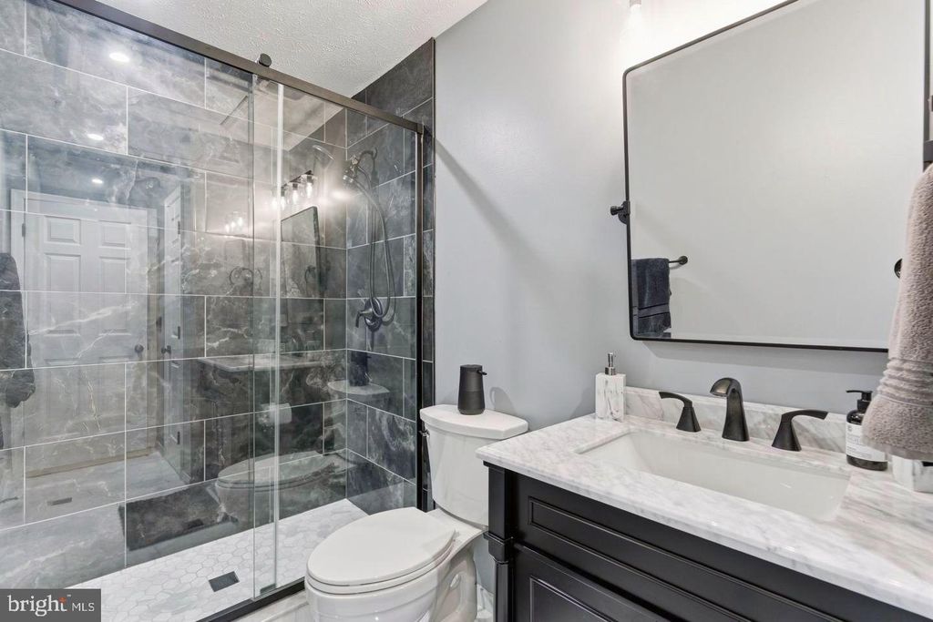 Image 16 of property listing at 8119 GRAY STONE LN, Pasadena, MD 21122