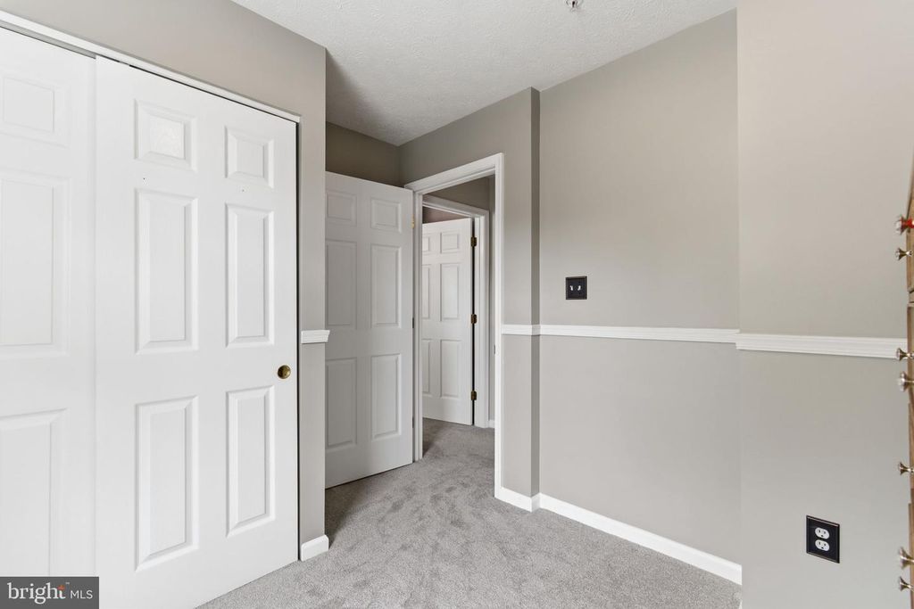 Image 18 of property listing at 8119 GRAY STONE LN, Pasadena, MD 21122