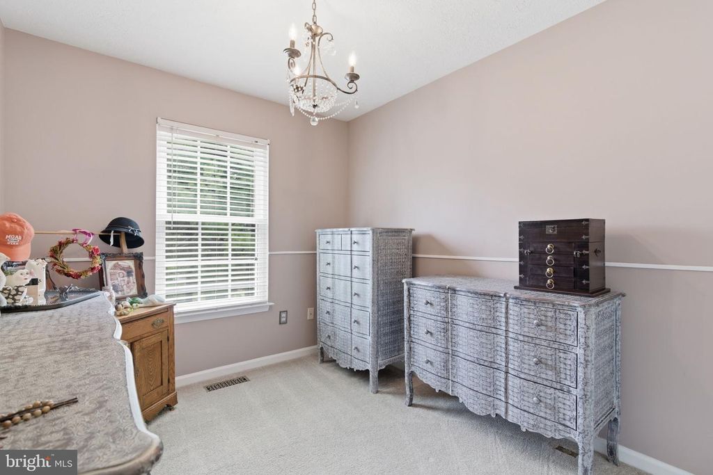 Image 19 of property listing at 8119 GRAY STONE LN, Pasadena, MD 21122