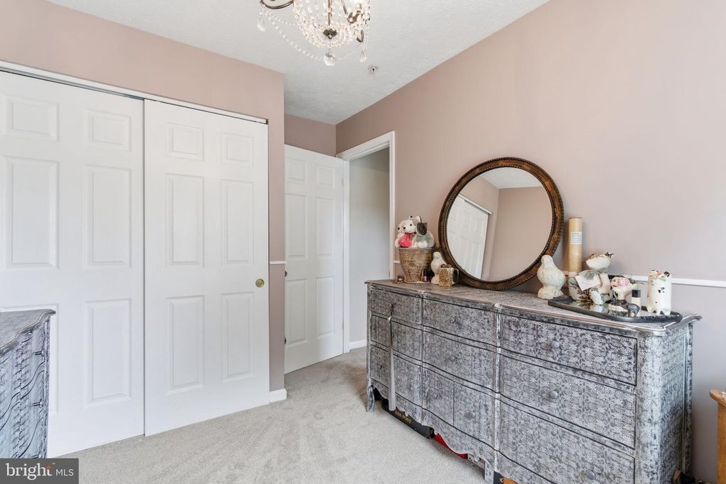Image 20 of property listing at 8119 GRAY STONE LN, Pasadena, MD 21122