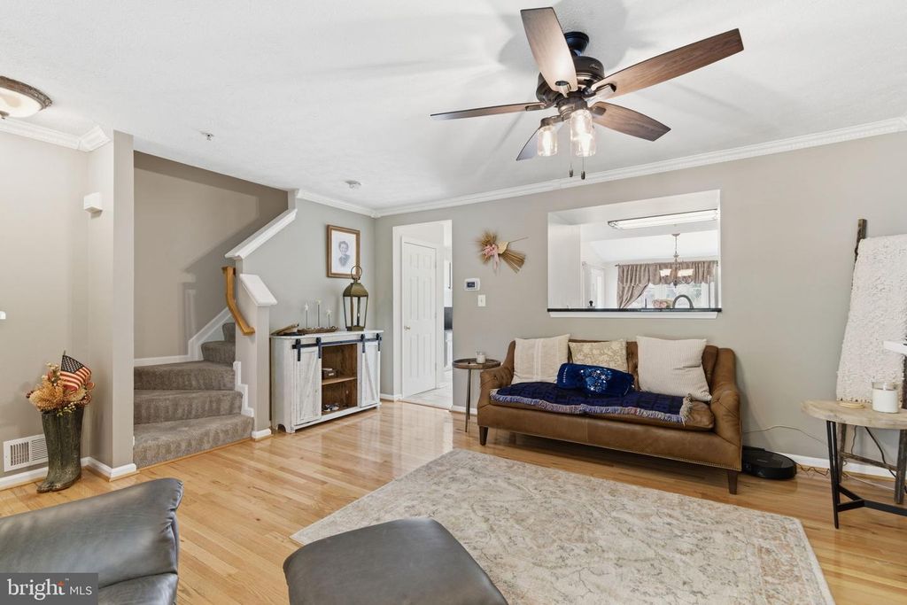 Image 6 of property listing at 8119 GRAY STONE LN, Pasadena, MD 21122