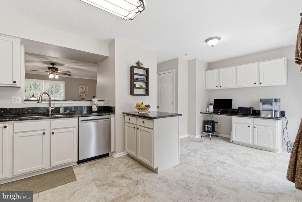 Image 9 of property listing at 8119 GRAY STONE LN, Pasadena, MD 21122