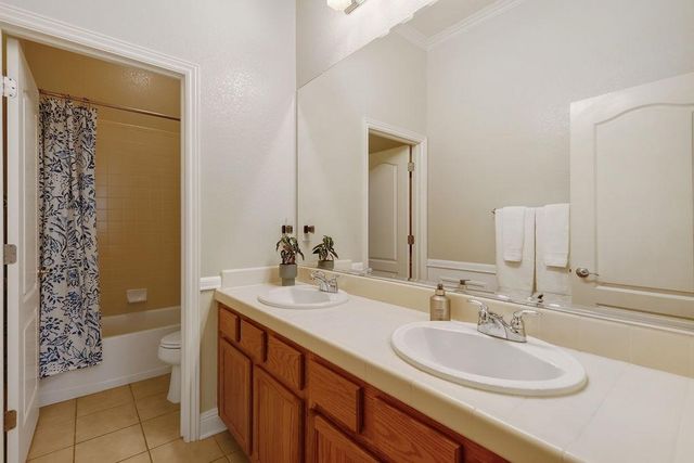 1860 Greywood Cir, Roseville, CA 95747