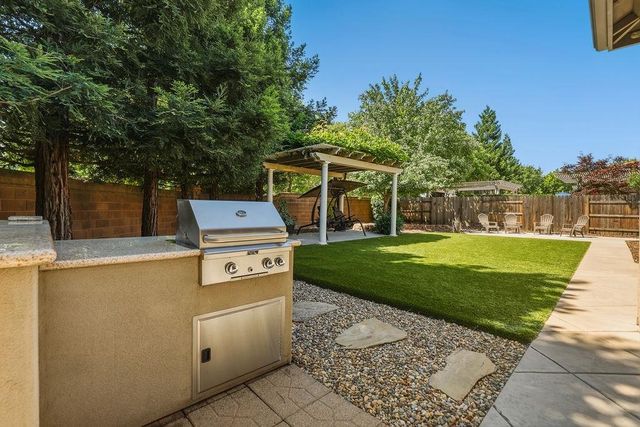 1860 Greywood Cir, Roseville, CA 95747
