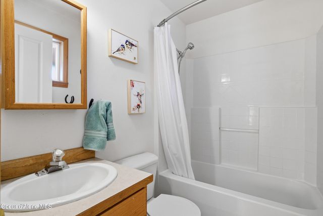 758 Meadowood RD, Sandpoint, ID 83864