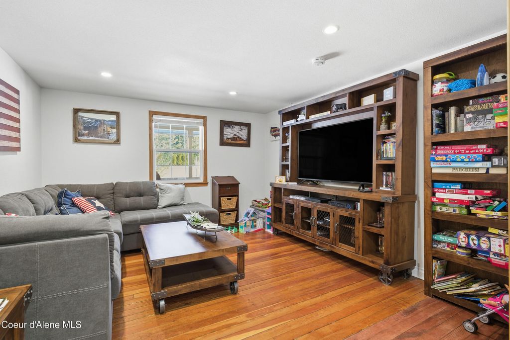 758 Meadowood RD, Sandpoint, ID 83864 photo 13