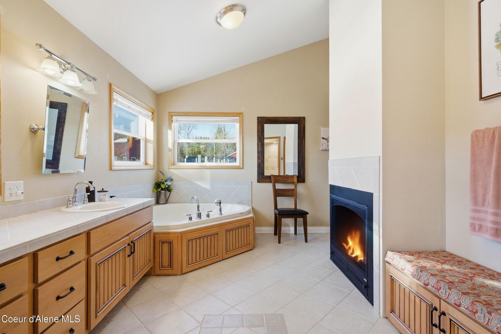 758 Meadowood RD, Sandpoint, ID 83864 photo 18