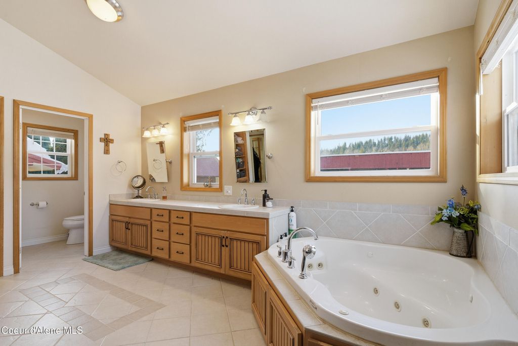 758 Meadowood RD, Sandpoint, ID 83864 photo 19