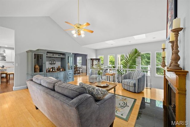 609 E Waters Edge Drive, Shiloh, IL 62221
