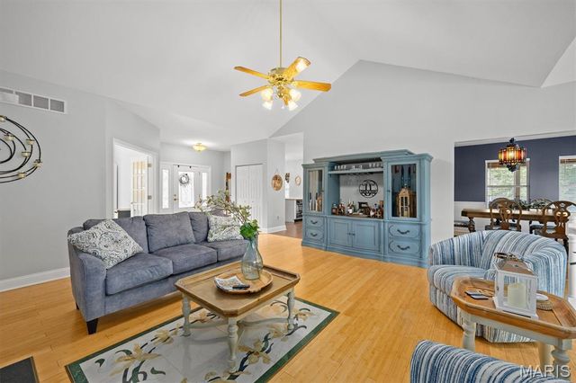 609 E Waters Edge Drive, Shiloh, IL 62221