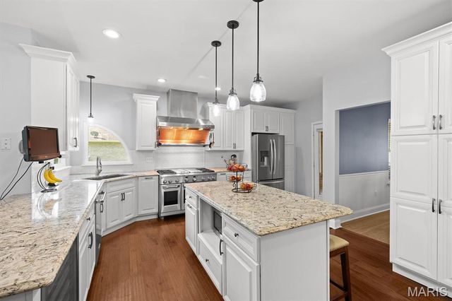 609 E Waters Edge Drive, Shiloh, IL 62221