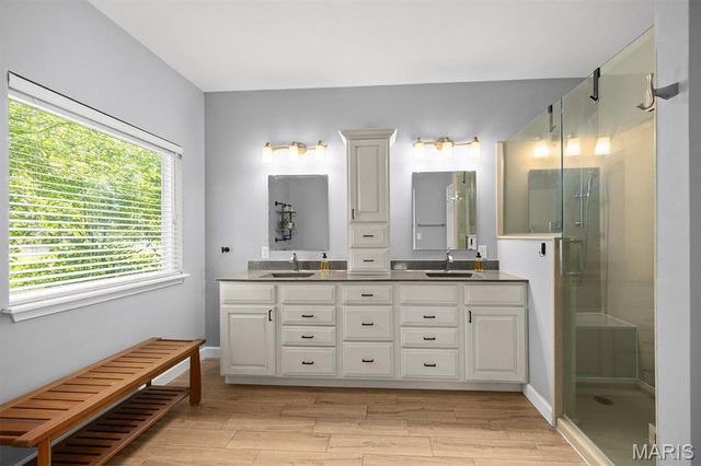 609 E Waters Edge Drive, Shiloh, IL 62221