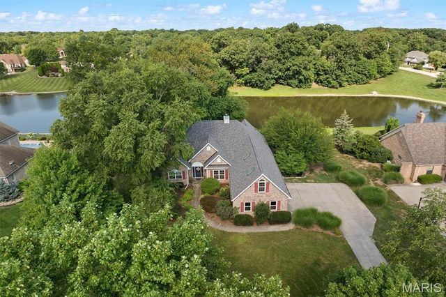 609 E Waters Edge Drive, Shiloh, IL 62221