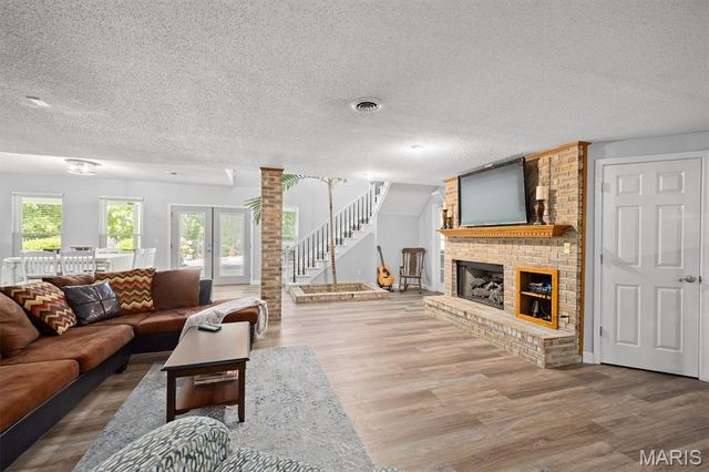 609 E Waters Edge Drive, Shiloh, IL 62221